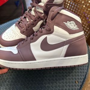 Air Jordan 1 High OG "Mauve" size 11.5
